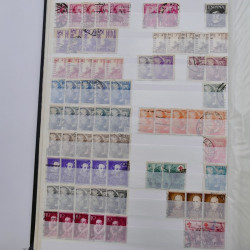 Lot de timbres d'Espagne oblitérés en un album.