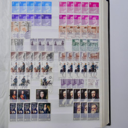 Lot de timbres d'Espagne oblitérés en un album.