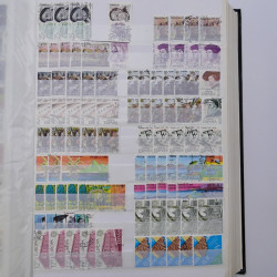 Lot de timbres d'Espagne oblitérés en un album.