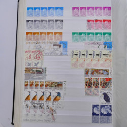 Lot de timbres d'Espagne oblitérés en un album.