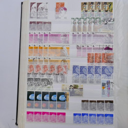 Lot de timbres d'Espagne oblitérés en un album.