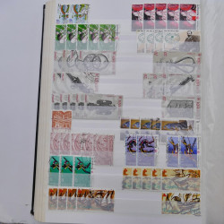 Lot de timbres d'Espagne oblitérés en un album.