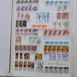 Lot de timbres d'Espagne oblitérés en un album.