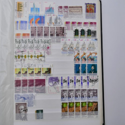 Lot de timbres d'Espagne oblitérés en un album.