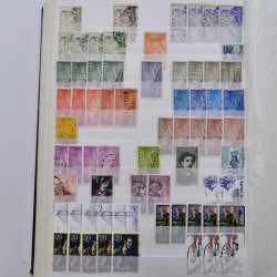 Lot de timbres d'Espagne oblitérés en un album.