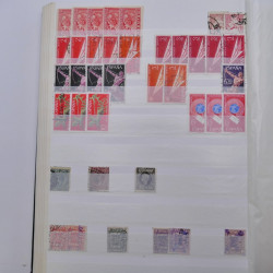 Lot de timbres d'Espagne oblitérés en un album.