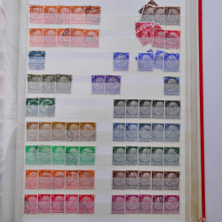 Lot de timbres d'Allemagne Reich neufs et oblitérés en un album.