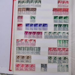 Lot de timbres d'Allemagne Reich neufs et oblitérés en un album.