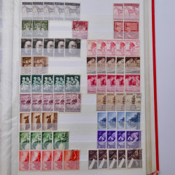 Lot de timbres d'Allemagne Reich neufs et oblitérés en un album.