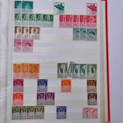 Lot de timbres d'Allemagne Reich neufs et oblitérés en un album.