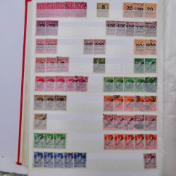 Lot de timbres d'Allemagne Reich neufs et oblitérés en un album.