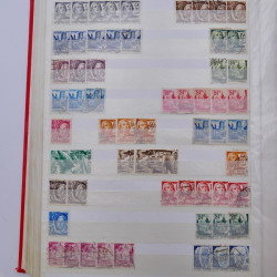 Lot de timbres d'Allemagne Reich neufs et oblitérés en un album.