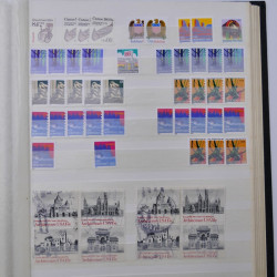 Lot de timbres d'Etats-Unis oblitérés en un deux albums.