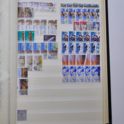 Lot de timbres d'Etats-Unis oblitérés en un deux albums.