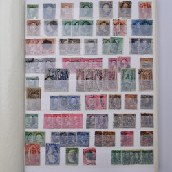Lot de timbres d'Etats-Unis oblitérés en un deux albums.