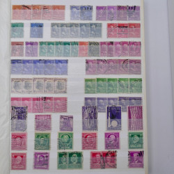 Lot de timbres d'Etats-Unis oblitérés en un deux albums.