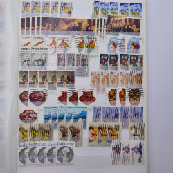 Lot de timbres d'Etats-Unis oblitérés en un deux albums.