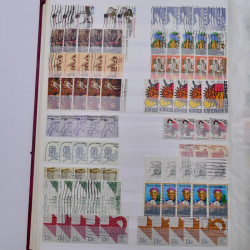 Lot de timbres d'Etats-Unis oblitérés en un deux albums.