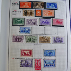 Collection timbres d'Italie 1862-2003 neufs et oblitérés en un album.