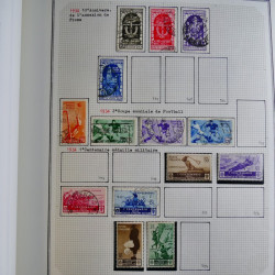 Collection timbres d'Italie 1862-2003 neufs et oblitérés en un album.