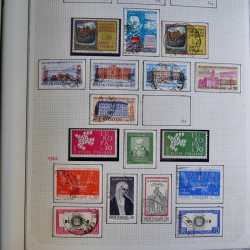 Collection timbres d'Italie 1862-2003 neufs et oblitérés en un album.