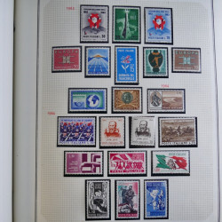 Collection timbres d'Italie 1862-2003 neufs et oblitérés en un album.