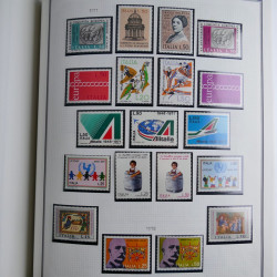 Collection timbres d'Italie 1862-2003 neufs et oblitérés en un album.