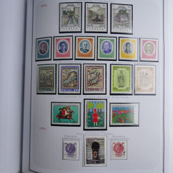 Collection timbres d'Italie 1862-2003 neufs et oblitérés en un album.
