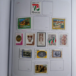 Collection timbres d'Italie 1862-2003 neufs et oblitérés en un album.