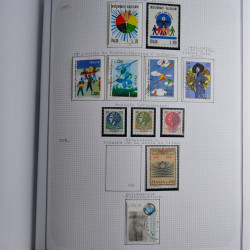 Collection timbres d'Italie 1862-2003 neufs et oblitérés en un album.