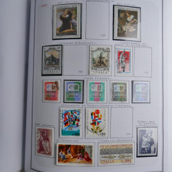 Collection timbres d'Italie 1862-2003 neufs et oblitérés en un album.