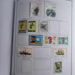 Collection timbres d'Italie 1862-2003 neufs et oblitérés en un album.