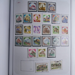 Collection timbres d'Italie 1862-2003 neufs et oblitérés en un album.