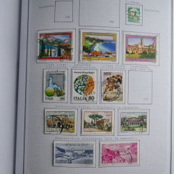 Collection timbres d'Italie 1862-2003 neufs et oblitérés en un album.