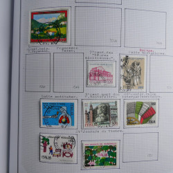 Collection timbres d'Italie 1862-2003 neufs et oblitérés en un album.