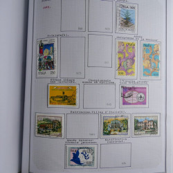 Collection timbres d'Italie 1862-2003 neufs et oblitérés en un album.