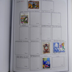 Collection timbres d'Italie 1862-2003 neufs et oblitérés en un album.