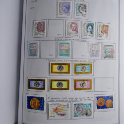 Collection timbres d'Italie 1862-2003 neufs et oblitérés en un album.