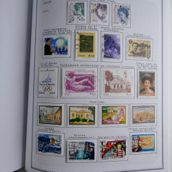 Collection timbres d'Italie 1862-2003 neufs et oblitérés en un album.