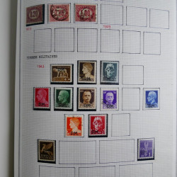 Collection timbres d'Italie 1862-2003 neufs et oblitérés en un album.