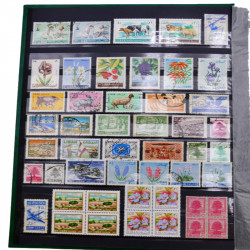 Lot de timbres de Liban neufs et oblitérés en un album.