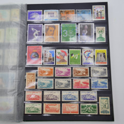 Lot de timbres de Liban neufs et oblitérés en un album.