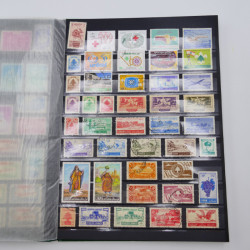 Lot de timbres de Liban neufs et oblitérés en un album.