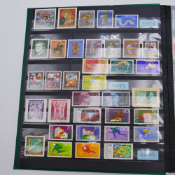 Lot de timbres de Liechtenstein et Luxembourg neufs et oblitérés en un album.