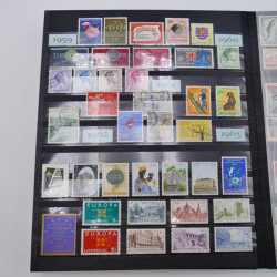 Lot de timbres de Liechtenstein et Luxembourg neufs et oblitérés en un album.