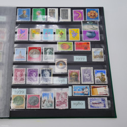 Lot de timbres de Liechtenstein et Luxembourg neufs et oblitérés en un album.