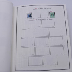 Collection timbres de Belgique, Pays Bas, Luxembourg en un album.