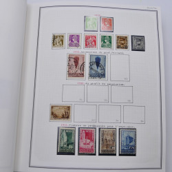 Collection timbres de Belgique, Pays Bas, Luxembourg en un album.