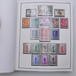 Collection timbres de Belgique, Pays Bas, Luxembourg en un album.
