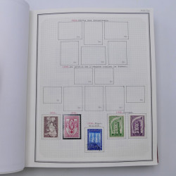 Collection timbres de Belgique, Pays Bas, Luxembourg en un album.